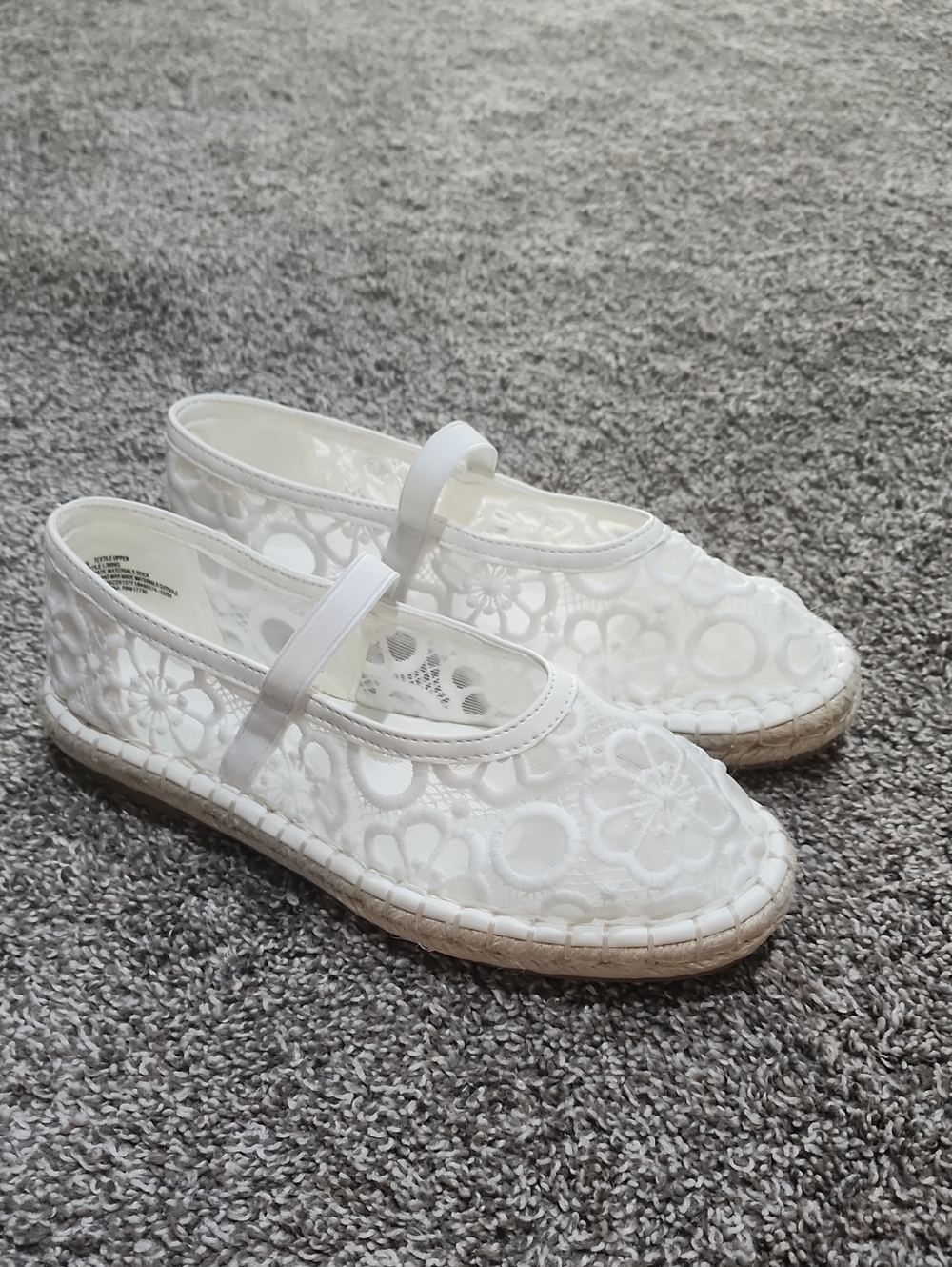 EUC Universal Thread Celia Floral Lace Mary Jane Flats